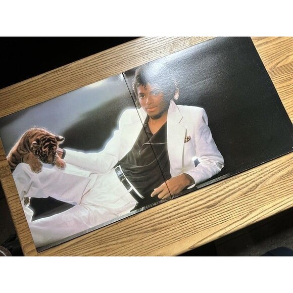 Epic Thriller Studio Album by Michael Jackson Vinyl Record - Picture 6 of 6